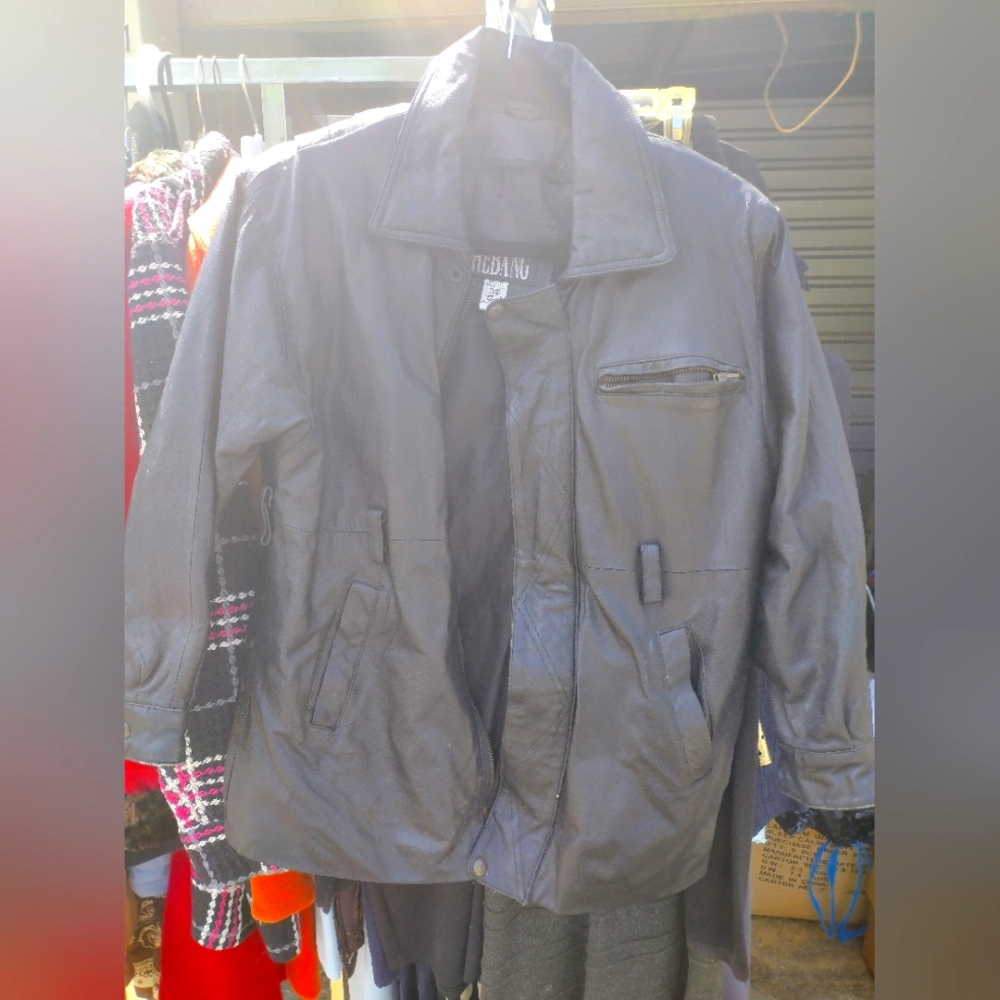 Shebang 100% leather coat, black. Men's. Medium, 10/12.